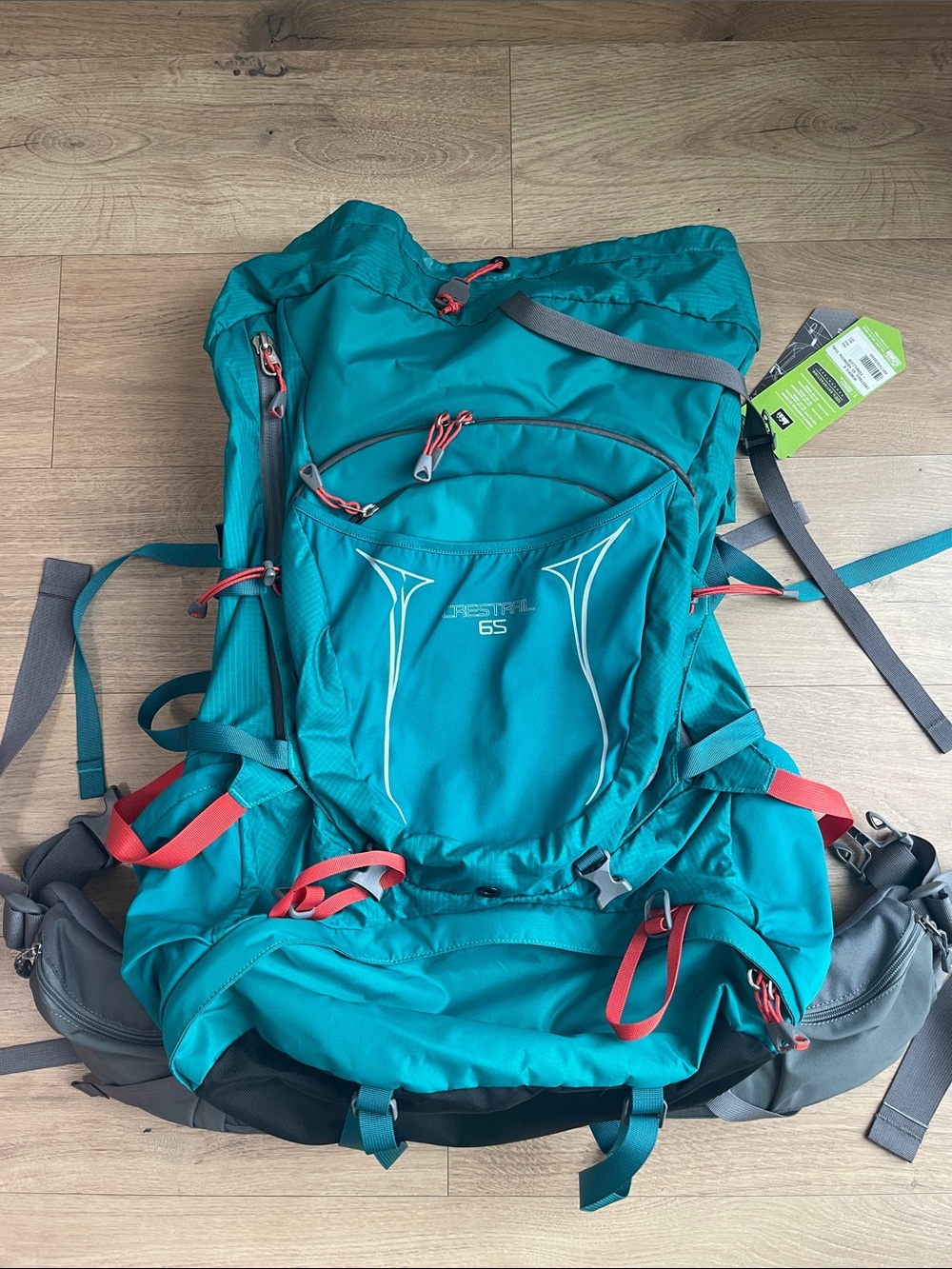 REI Women's Small Crestrail 65 Backpack in Bermuda Turquoise and Vermilion